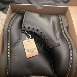 Dr. Martens 