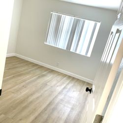 100% Waterproof 6.5MM SPC RIGID CORE FLOORING. 9”x60” WITH COMMERCIAL DUTY 20 MIL WEAR LAYER SUPERIOR WEAR.ON HAND AND READY FOR IMMEDIATE PICK UP! 