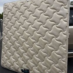 King size Mattress & Box Spring $$$