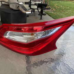 Tail Light Right Passenger Nissan Altima 2016 2017