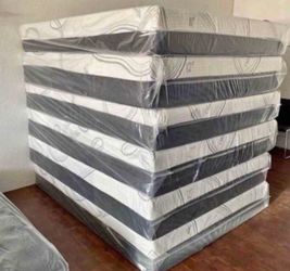Queen size Memory foam mattress Brand New