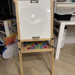 Mondo Llama 3-in-1 Easel For Kids