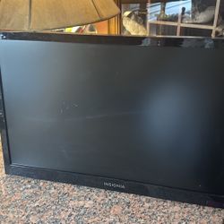 TV 19 Inch LED Insignia With Wall Bracket. 