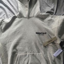 ESSENTIAL HOODIE