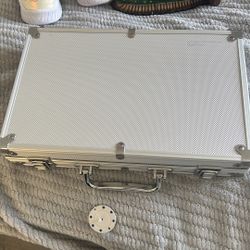 Royal Flush Poker Chips  Con Caja De Metal $35 Obo 