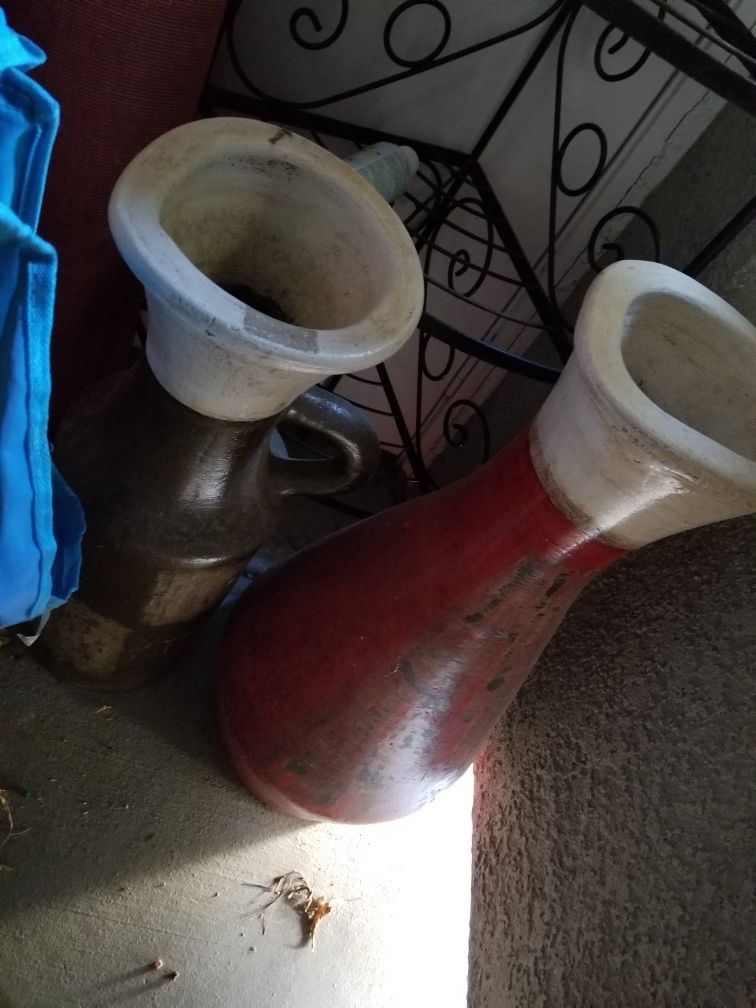 Pottery flower pots