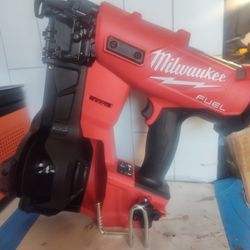 Milwaukee M18 Fuel 18 Volt Coil Roofing Nailer 