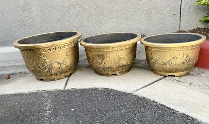 Chinese-style Double Dragon Embossed Plastic Garden Plants Of 3