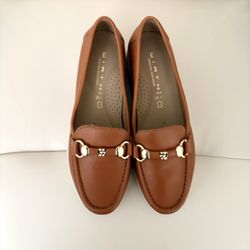 Women's Lofter tan platform shoe, size 7.5