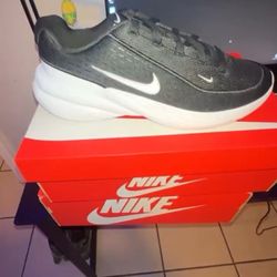 Nike Men Shoes 