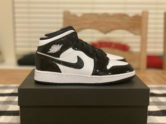 Air Jordan 1 Mid Carbon Fiber