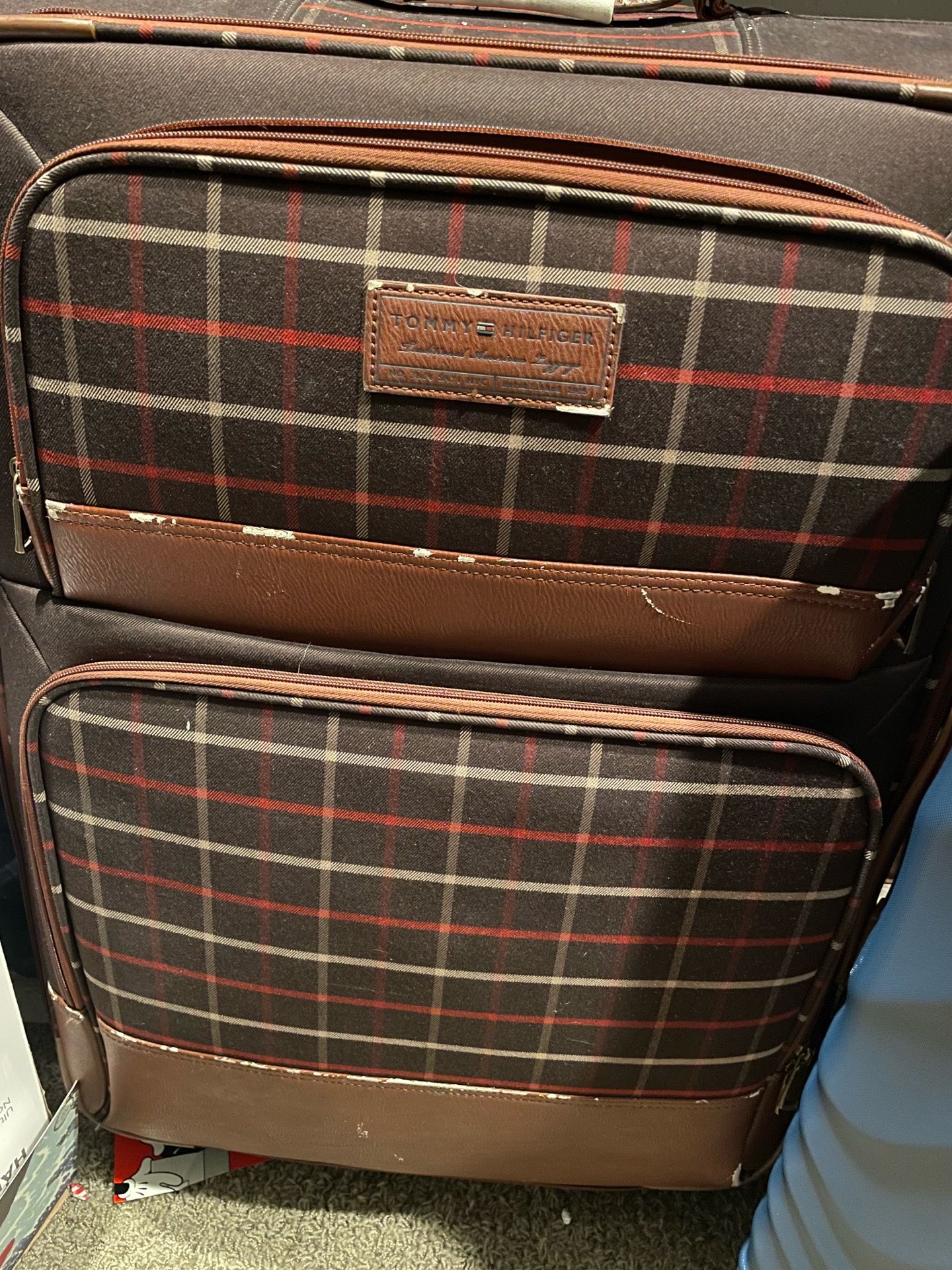 Tommy Hilfiger 5pc luggage set