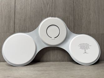 Magnetic Wireless Charging Station 3-In-1 Foldable Phone Watch Earbuds White (A1D030633)