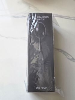 Artis Oval 7 Brush