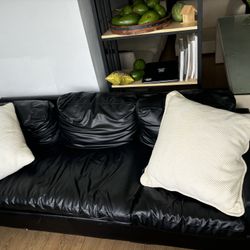 Leather black Couch!