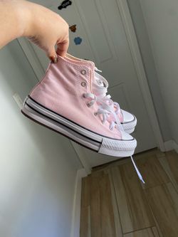 Baby pink Chuck Taylor small platform
