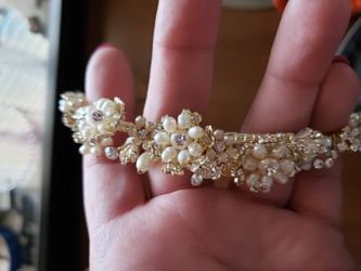 Pearl and rhinestone bridal headband