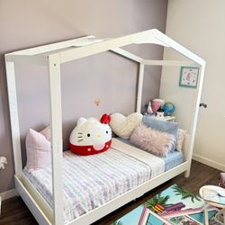 Kids twin Canopy Bedframe