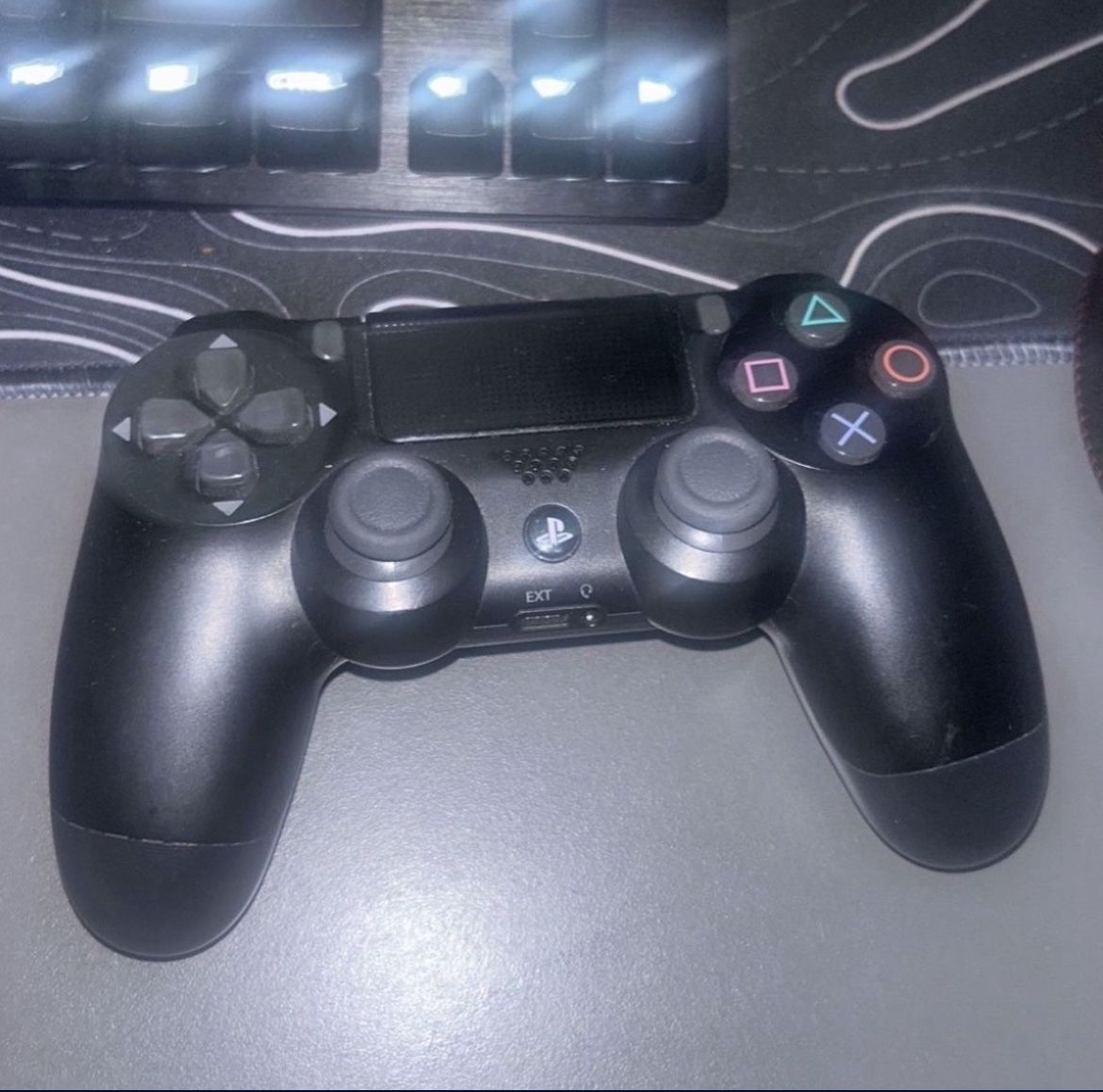PS4 Controller