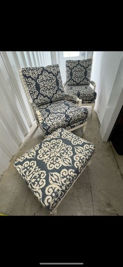 Pair of Stunning Ethan Allen Custom Brant Spindle Chairs and Matching Ottoman