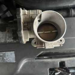 Throttle Body 2001/2005 Silverado GMC Tahoe 