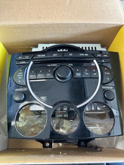 2007 RX-8 Radio Head Unit with face plate. OEM