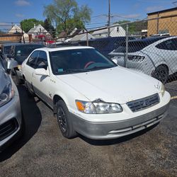 2001 Toyota camry Ahorrativo en gas