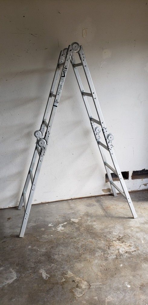 12 Ft Aluminum Extension Ladder