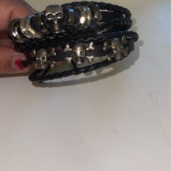 Black Skull Bracelet 2 Pc 💀