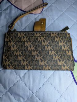 Michael Kors Wristlet Wallet