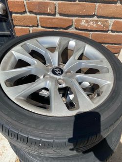 Hyundai OEM rims 18’ set of 4 with tires
