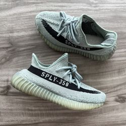 Size 5 Men’s/ 6.5 Women’s- Yeezy Boost 350 V2 Salt