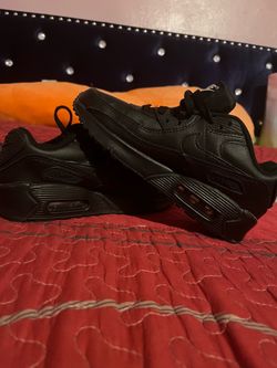 Black Nike air max