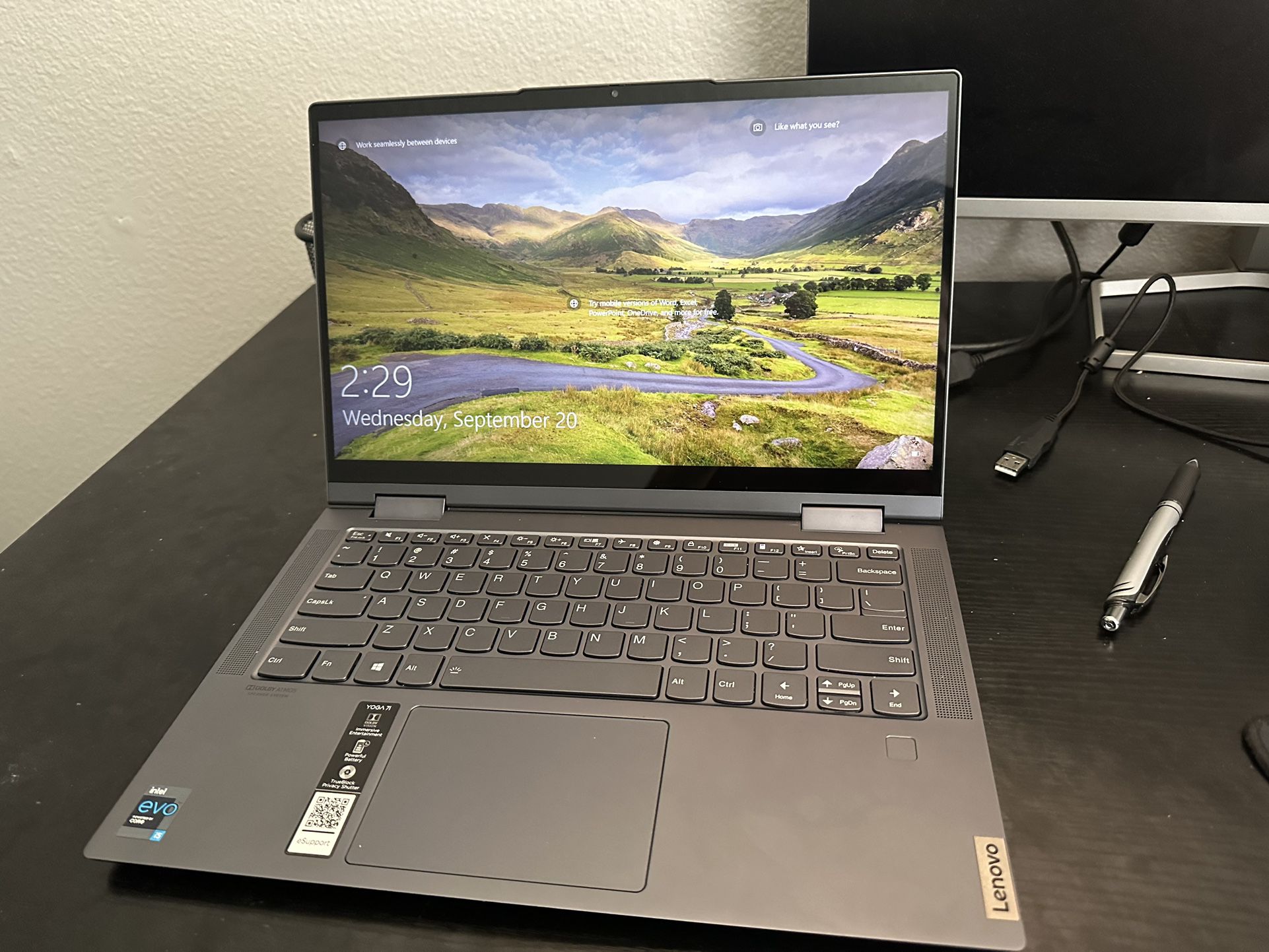 Laptop - Lenovo Yoga 7i