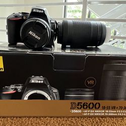 Nikon - D5600 DSLR Video Two Lens Kit with 18-55mm and 70-300mm Lenses - Black
