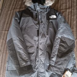 Men's North Face Gray & Black McMurdo Parka 
