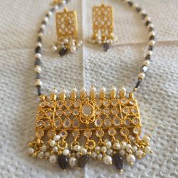 Gold Plated Nice Grey And White Stone Necklace Set