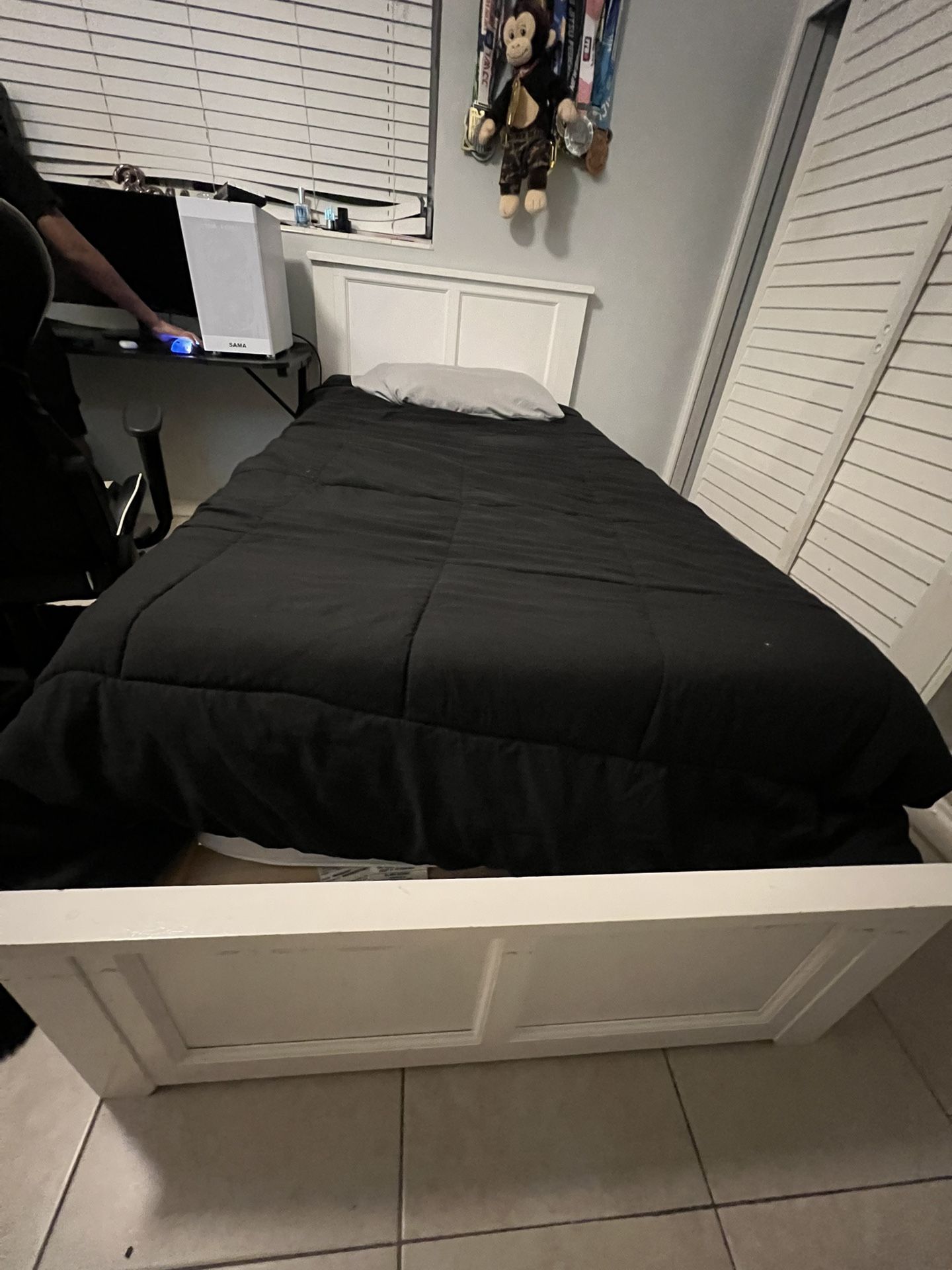 Twin Bed