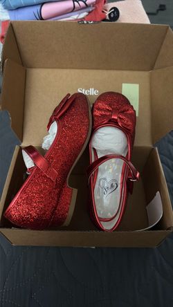 Dorothy Shoes 10c
