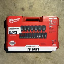 Milwaukee SHOCKWAVE 1/2 in. Drive SAE 6 Point Impact Socket Set (19-Piece) 