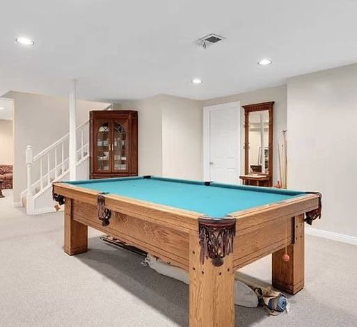 Pool Table. Great Shape. Disassembled. Pick Up Only