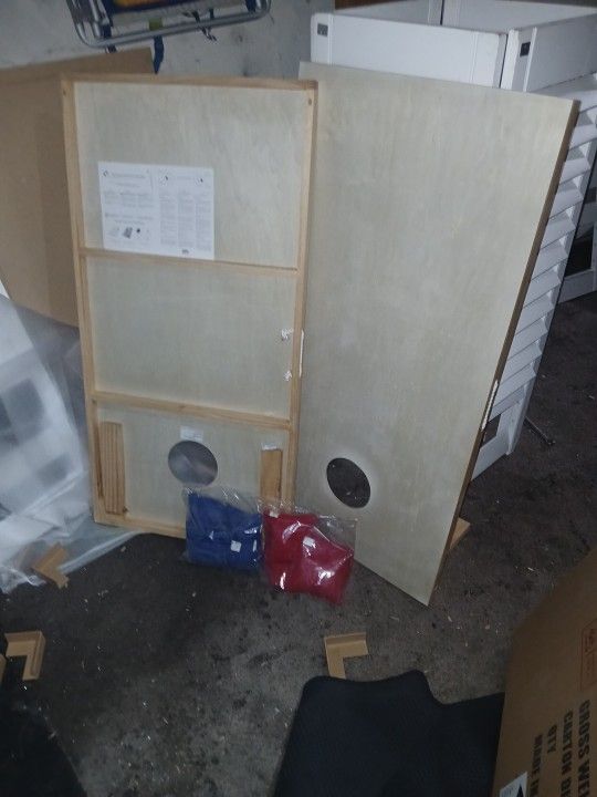 CORN HOLE BOARD