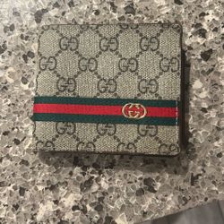 Gucci Wallet (price Negotiable)