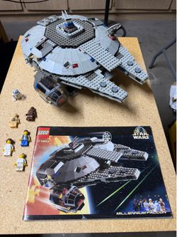 Vintage Lego Millennium Falcon