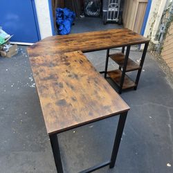 🔥 L-Shaped Rustic Industrial Corner Desk w/ Shelves – Like New! Perfect Home Office Setup