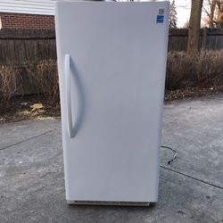 Free Delivery- Kenmore Frost Free Energy Effeciant  24 Cu. Ft Freezer