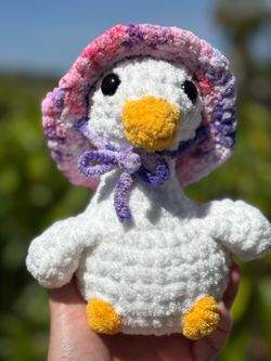 Crochet Goose 🪿 with Tie Dyed Bonnet 🧶 crochet 🧶 plushie 🧶 handmade