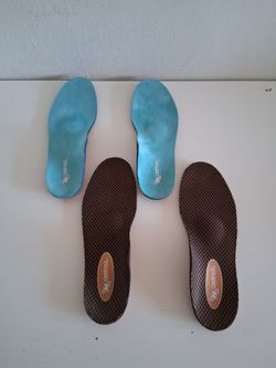 2 Insolex Aetrex size 10 like New.
One for sport and the other in foam to stand all day!
The best insoles on the market.
Both with the metatarsal supp