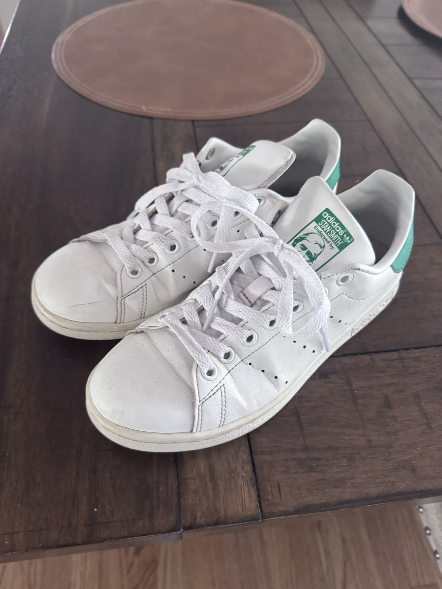 Adidas size 6 Stan Smith sneakers
