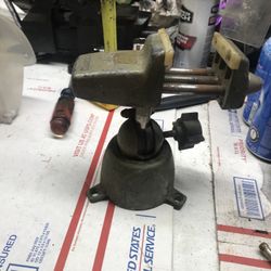  Vises Big Craftsman Swivel Bench $110 Hobby $30 Drill Press &25 Clamp On $15 4” Bench $45